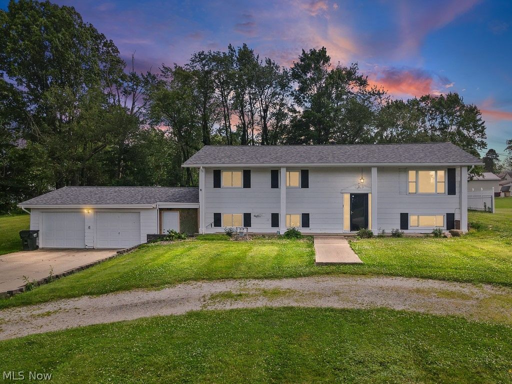 6410 Westmore Street, Louisville, OH 44641