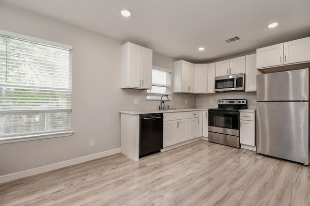 5615 Barremore Street B, Houston, TX 77023