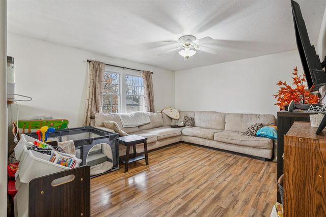 68 Sunny Hill Dr Drive, Orion, IL 61273