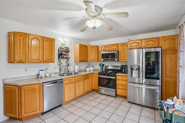 68 Sunny Hill Dr Drive, Orion, IL 61273