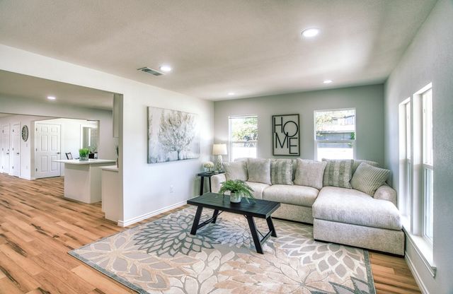 1421 N Kelly Ave, Odessa, TX 79763