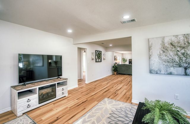 1421 N Kelly Ave, Odessa, TX 79763