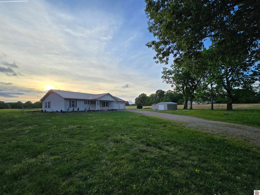 5105 Bradford Road, West Paducah, KY 42086
