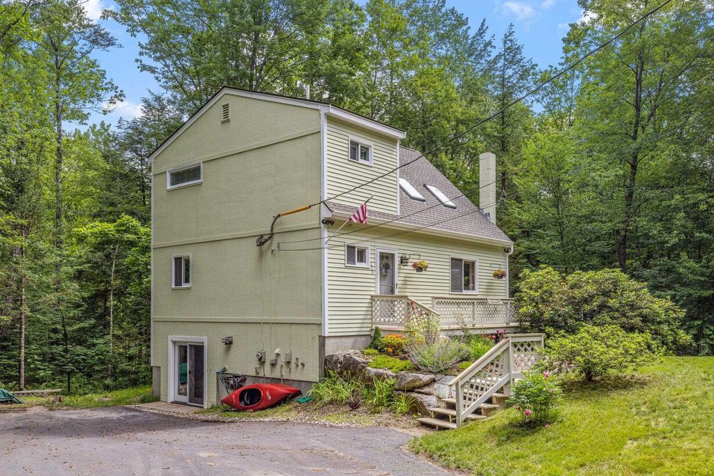 120 Locarno Street, Moultonborough, NH 03254