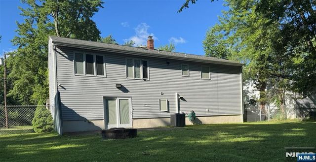 23 Ashwood Drive, Livingston, NJ 07039