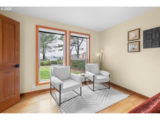 4515 N COAST Hwy, Newport, OR 97365