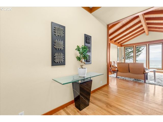 4515 N COAST Hwy, Newport, OR 97365