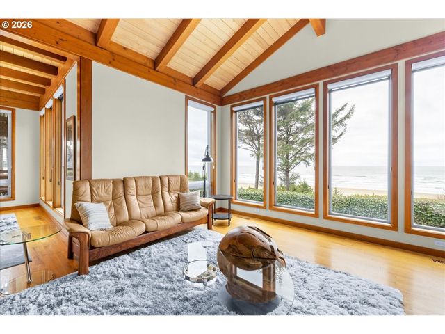 4515 N COAST Hwy, Newport, OR 97365