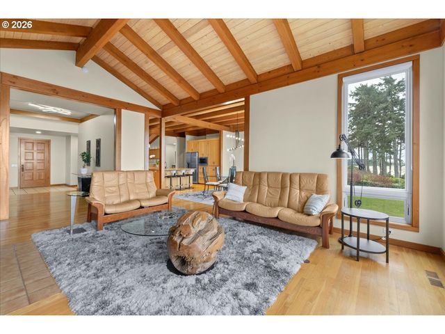 4515 N COAST Hwy, Newport, OR 97365