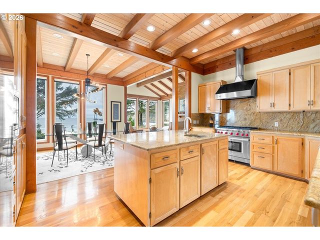 4515 N COAST Hwy, Newport, OR 97365