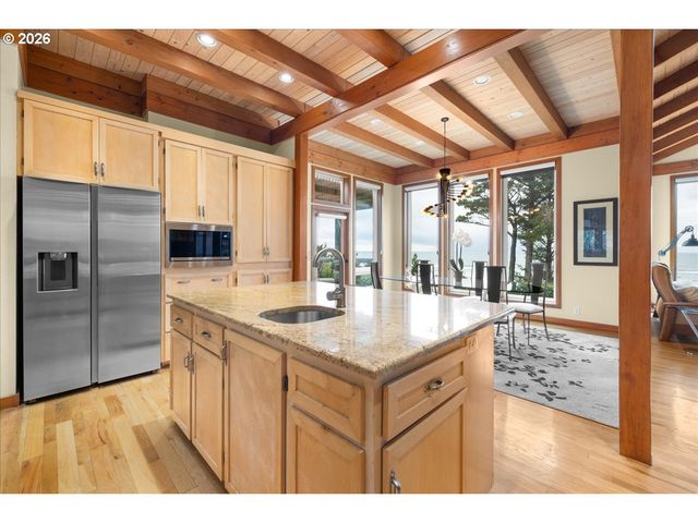 4515 N COAST Hwy, Newport, OR 97365