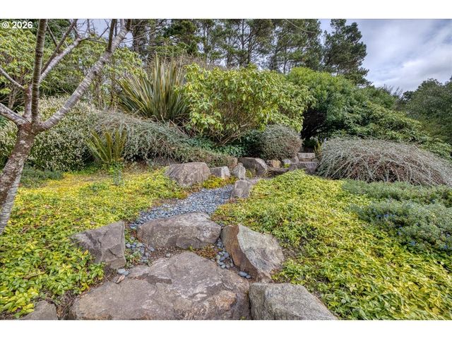 4515 N COAST Hwy, Newport, OR 97365