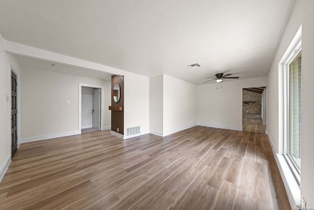 5914 Forest Mill, San Antonio, TX 78240