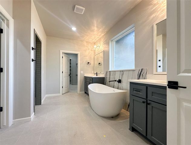 4548 Maple Ridge Drive, Edmond, OK 73034