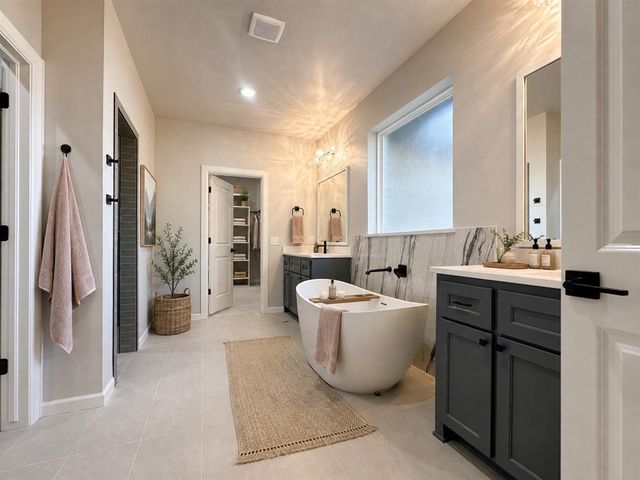4548 Maple Ridge Drive, Edmond, OK 73034