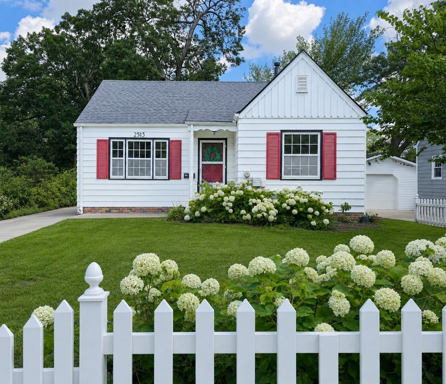 2513 33rd Street, Des Moines, IA 50310