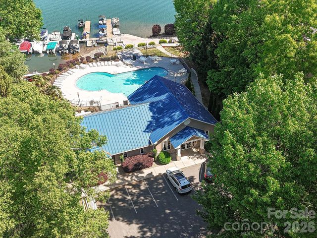 21425 Crown Lake Drive, Cornelius, NC 28031