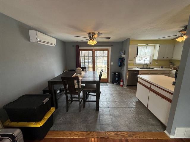 52 Cottonwood Drive, Cranston, RI 02921