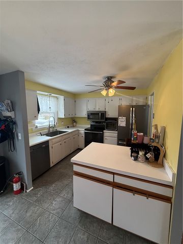 52 Cottonwood Drive, Cranston, RI 02921