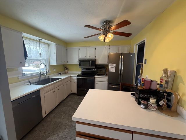 52 Cottonwood Drive, Cranston, RI 02921