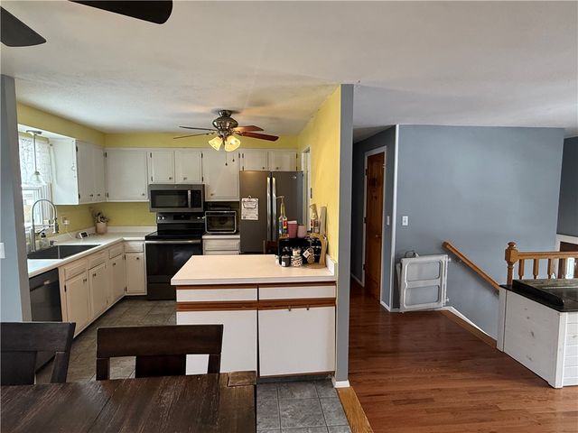 52 Cottonwood Drive, Cranston, RI 02921