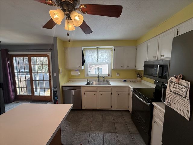 52 Cottonwood Drive, Cranston, RI 02921