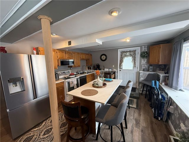 52 Cottonwood Drive, Cranston, RI 02921