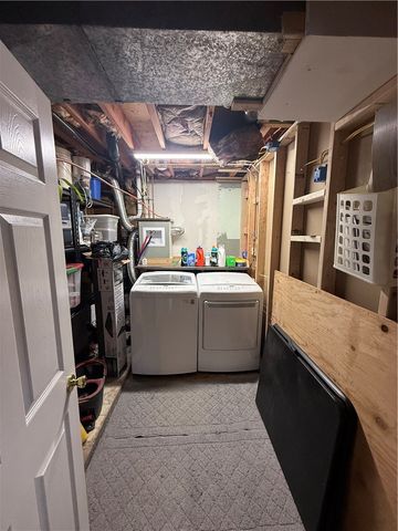 52 Cottonwood Drive, Cranston, RI 02921