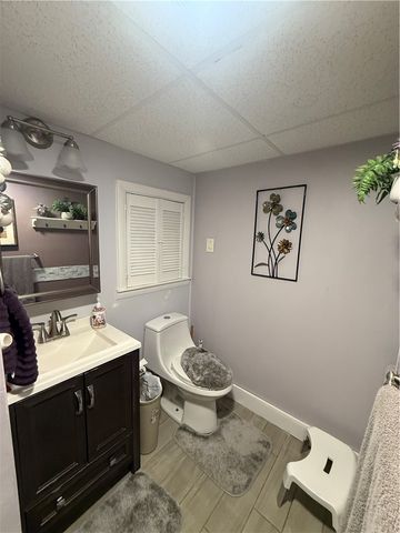 52 Cottonwood Drive, Cranston, RI 02921