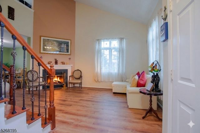 1 Chadwick Ln 1 F, Monroe Twp., NJ 08831