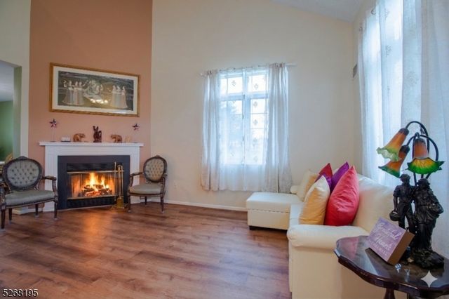 1 Chadwick Ln 1 F, Monroe Twp., NJ 08831