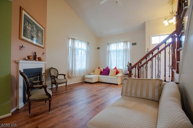 1 Chadwick Ln 1 F, Monroe Twp., NJ 08831