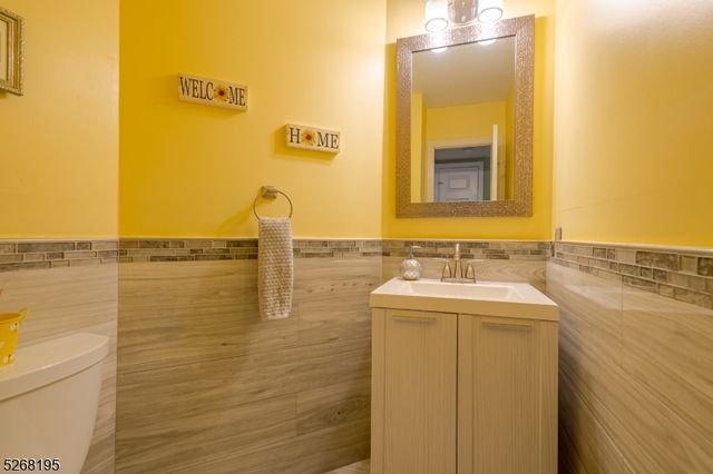 1 Chadwick Ln 1 F, Monroe Twp., NJ 08831