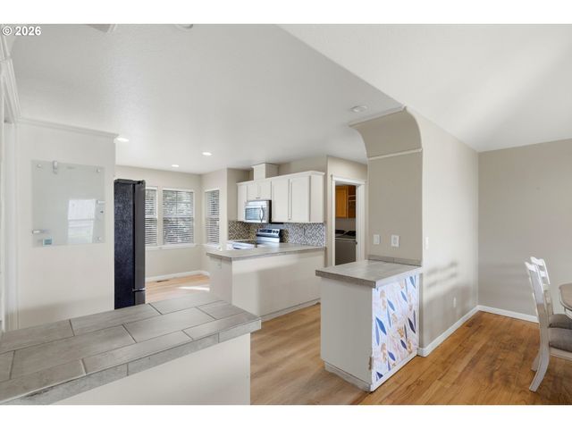 6898 Se BRIGADOON St, Milwaukie, OR 97267