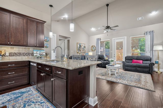 426 Willow Bend Cir, Hot Springs, AR 71913