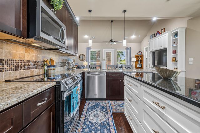 426 Willow Bend Cir, Hot Springs, AR 71913