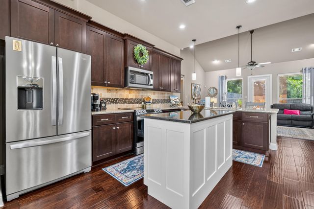 426 Willow Bend Cir, Hot Springs, AR 71913