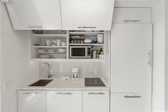 2572 Lemon Road 703, Honolulu, HI 96815