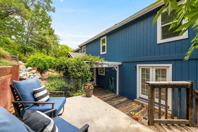 11140 Sunrise Ridge Cir, Auburn, CA 95603
