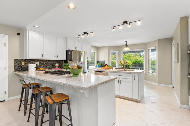 11140 Sunrise Ridge Cir, Auburn, CA 95603