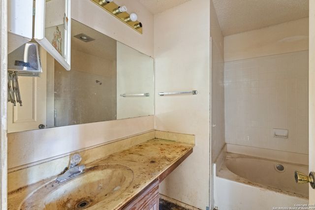 2827 Almond Field, San Antonio, TX 78245