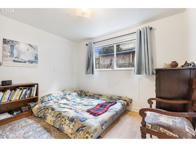 -1 Se 8TH Ave, Portland, OR 97202