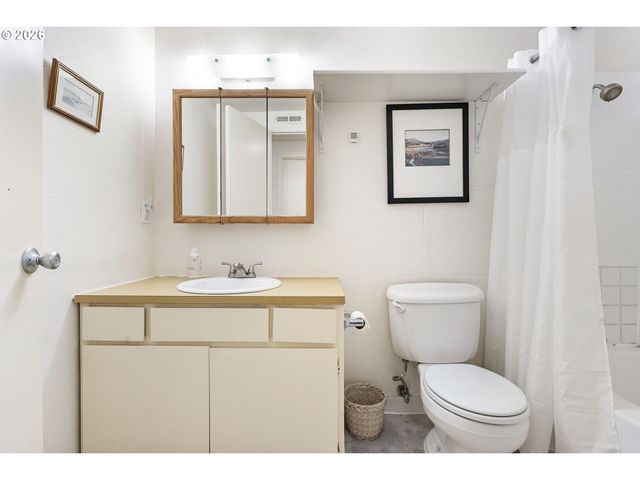 -1 Se 8TH Ave, Portland, OR 97202