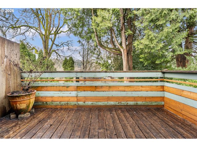 -1 Se 8TH Ave, Portland, OR 97202