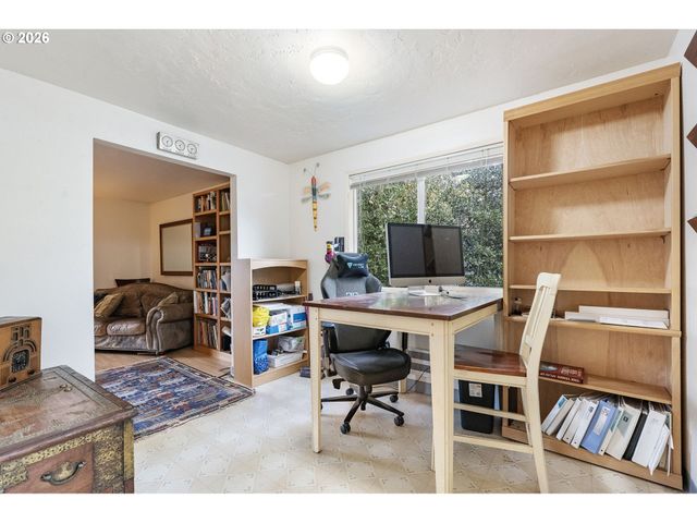 -1 Se 8TH Ave, Portland, OR 97202