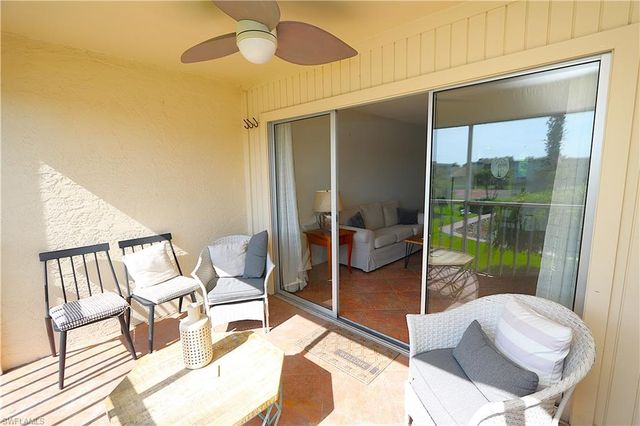 1004 Manatee RD H202, Naples, FL 34114