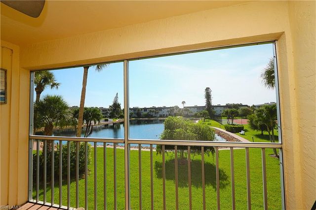 1004 Manatee RD H202, Naples, FL 34114