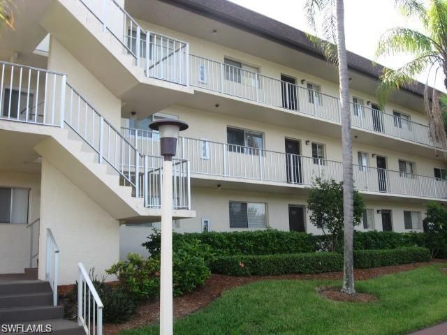1004 Manatee RD H202, Naples, FL 34114