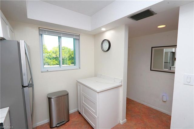 1004 Manatee RD H202, Naples, FL 34114