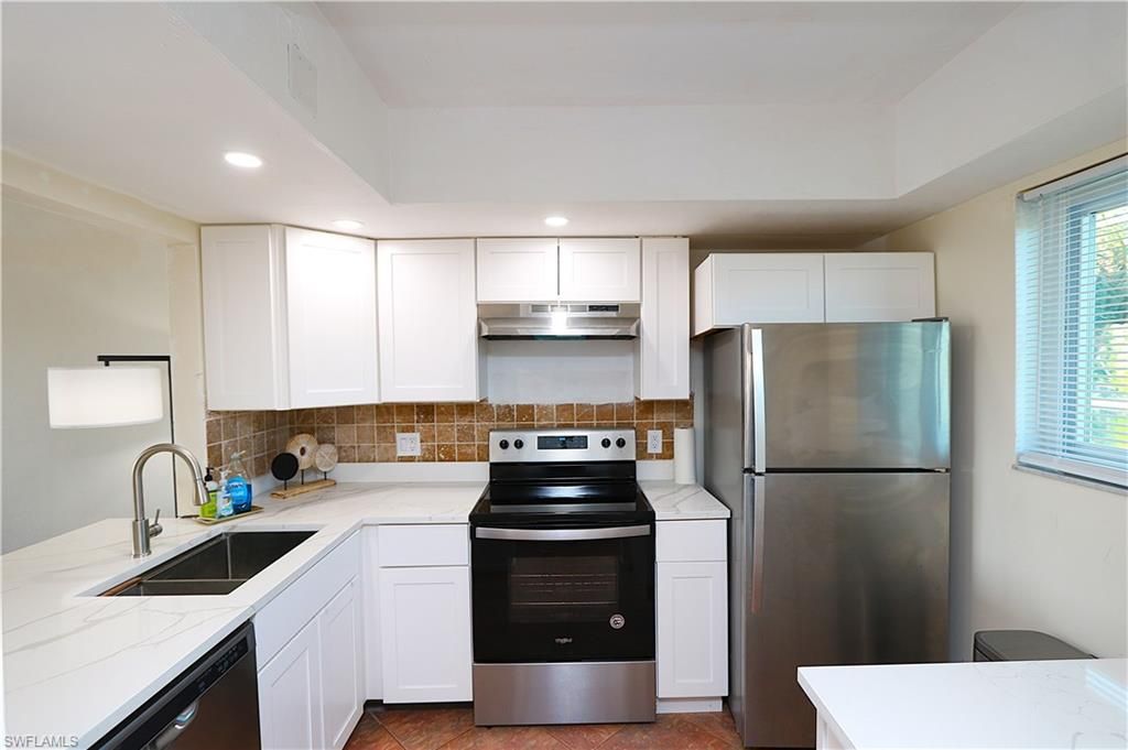 1004 Manatee RD H202, NAPLES, FL 34114 — photo 5